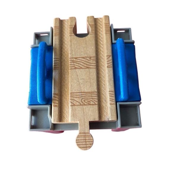 Thomas & Friends Wooden Train Stacking Riser - Picture 7 of 8